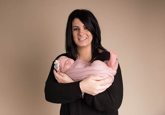Oskaloosa Iowa Newborn Photographer