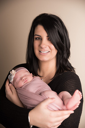 Oskaloosa Iowa Newborn Photographer