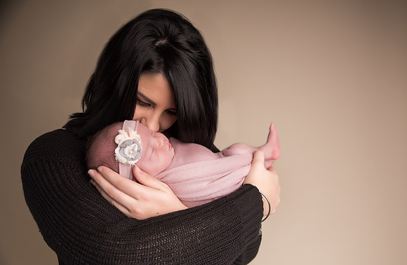 Oskaloosa Iowa Newborn Photographer