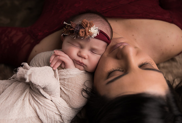 Oskaloosa Iowa Newborn Photographer