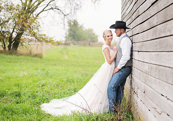 Sigourney-Iowa-Wedding-Photographer